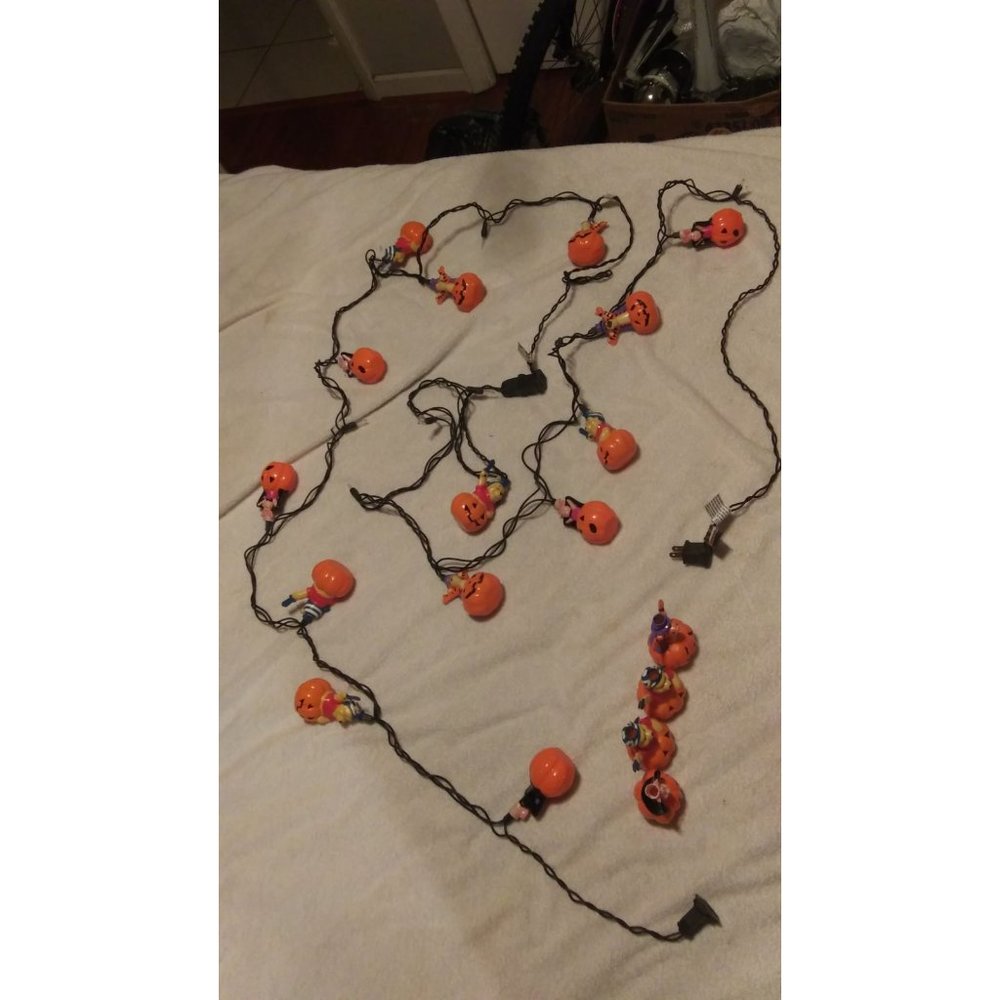 Vintage Disney Winnie the Pooh Piglet Tigger Halloween string ornament light set